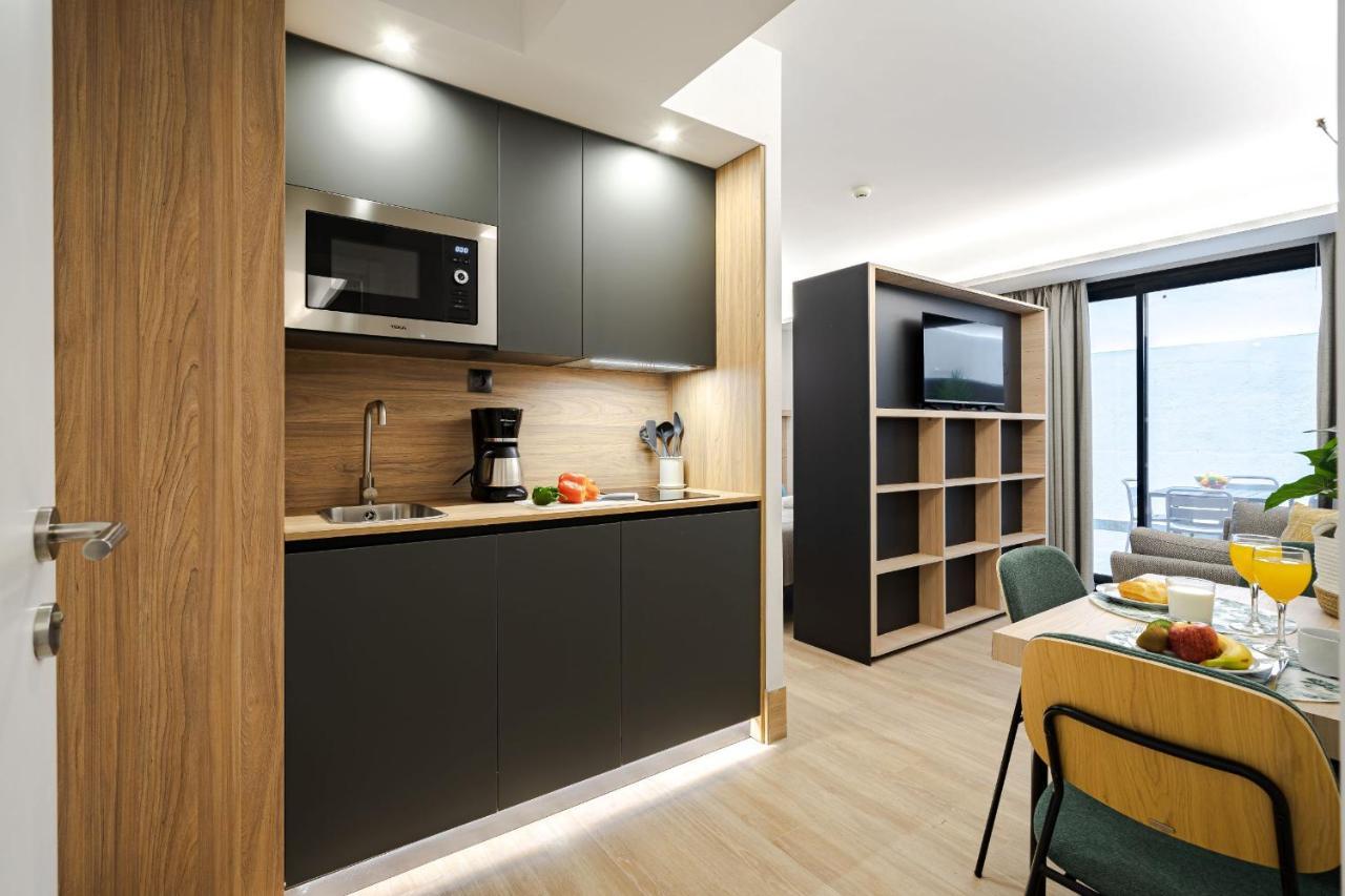 Feelathome Ventas Suites Madrid Exteriör bild
