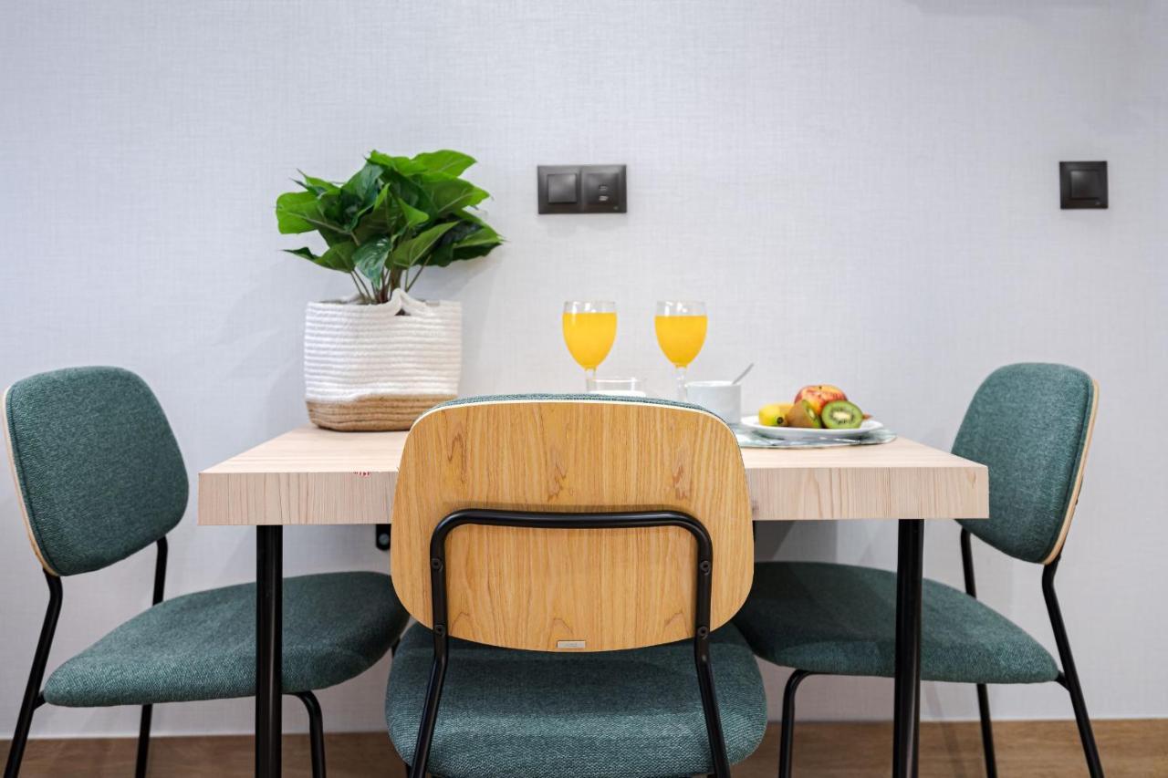Feelathome Ventas Suites Madrid Exteriör bild