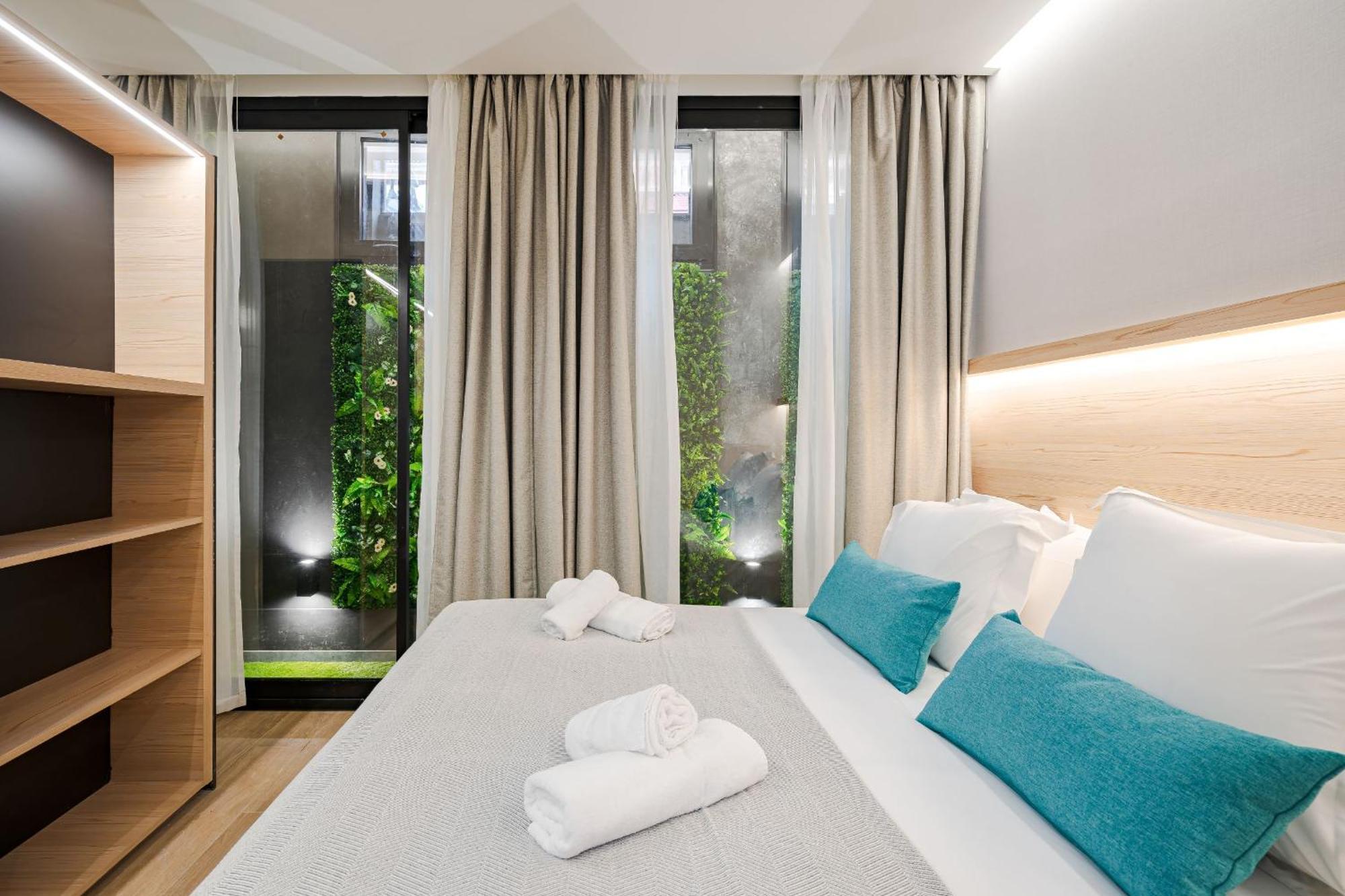 Feelathome Ventas Suites Madrid Exteriör bild